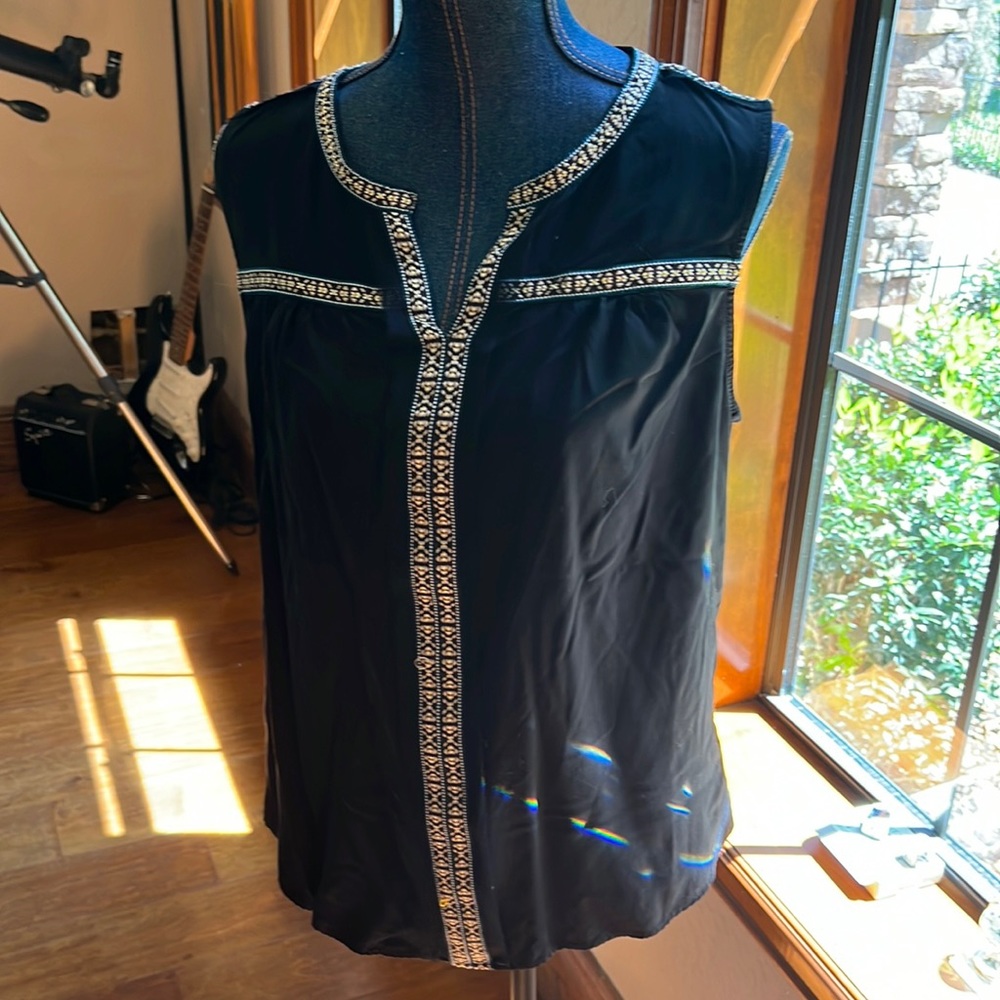 Never worn perfect condition was part of a stitch fix outfit